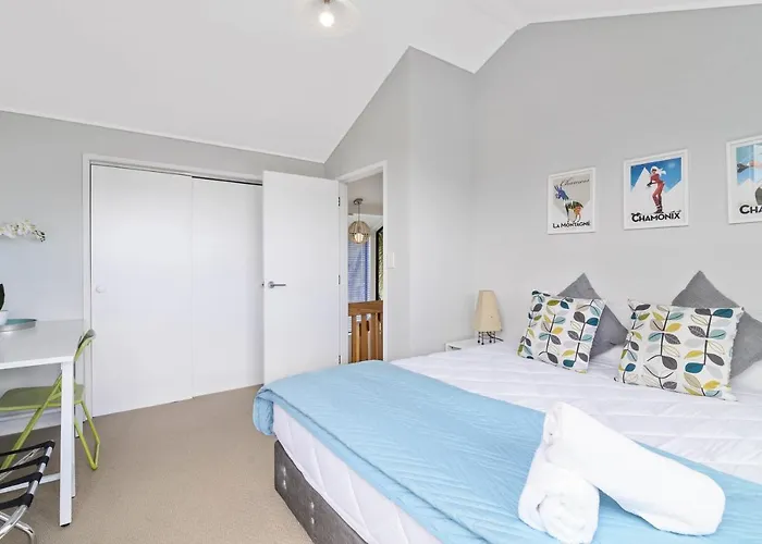 Vakantiehuis The Bird House - Kawaha Point, Rotorua. Stylish Six Bedroom With Space, Views And Relaxed Atmosphere *