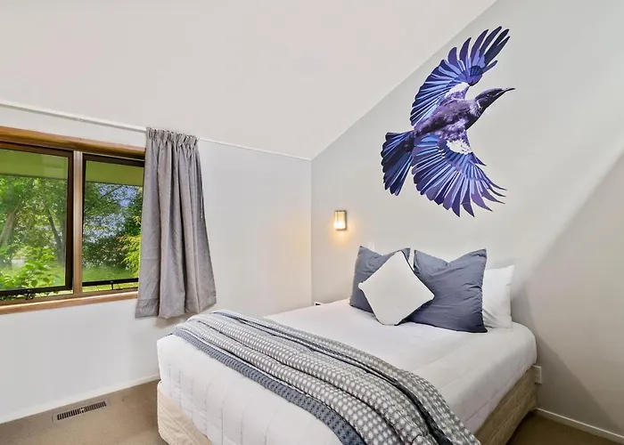 The Bird House - Kawaha Point, Rotorua. Stylish Six Bedroom With Space, Views And Relaxed Atmosphere Vakantiehuis Rotorua