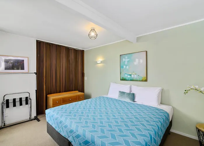 Vakantiehuis The Bird House - Kawaha Point, Rotorua. Stylish Six Bedroom With Space, Views And Relaxed Atmosphere *